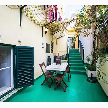 Heart Of Graca Next To Old Town Alfama 홈스테이 *